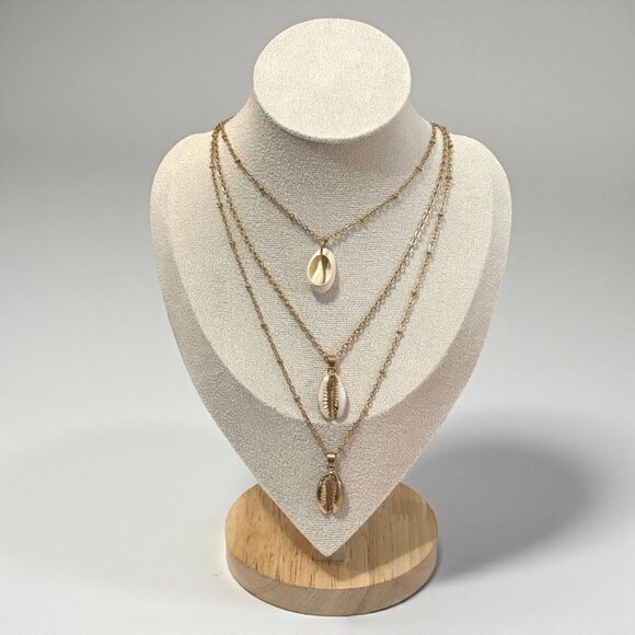 Multilayer Shells Necklace - Picture 2 of 5